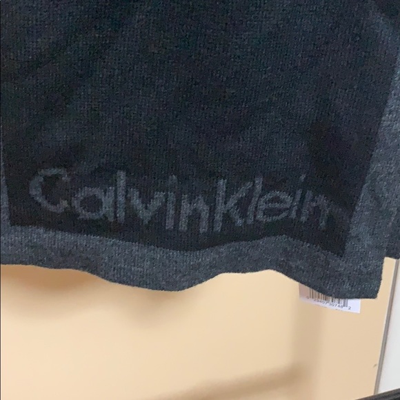 Calvin Klein Hat and Scarf Set. Black and Grey - Picture 2 of 4